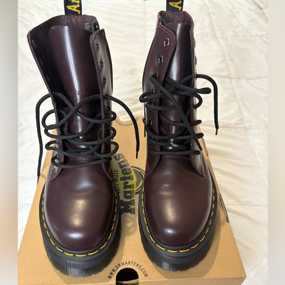 Dr. Martens Jadon Smooth Burgundy Boots